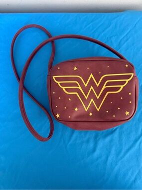 DC Comics Wonder Woman Crossbody Bag